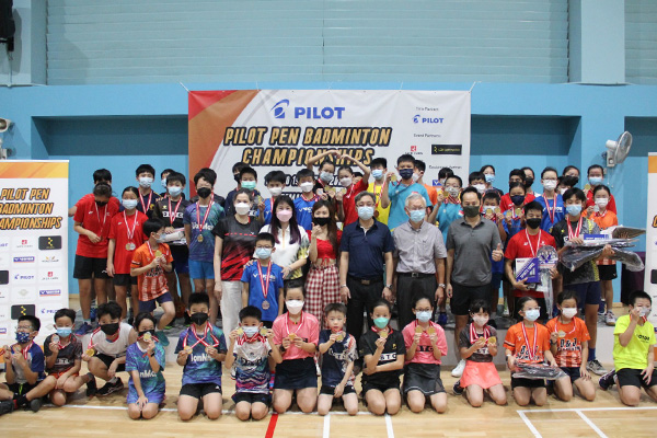 Sponsoring the Pilot Pen Singapore Badminton Championships