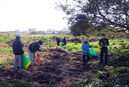 Cleanup activities and inspections along the Sagami River, adjacent to the Hiratsuka Plant