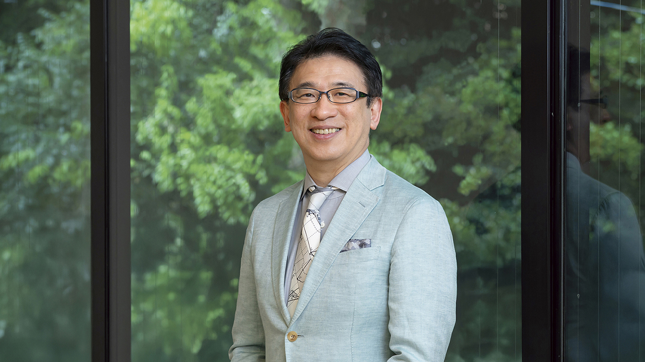 教育学者 / 明治大学文学部教授　齋藤 孝 さん　「書くことで、先人の精神を身体に刻む。それが学びです」